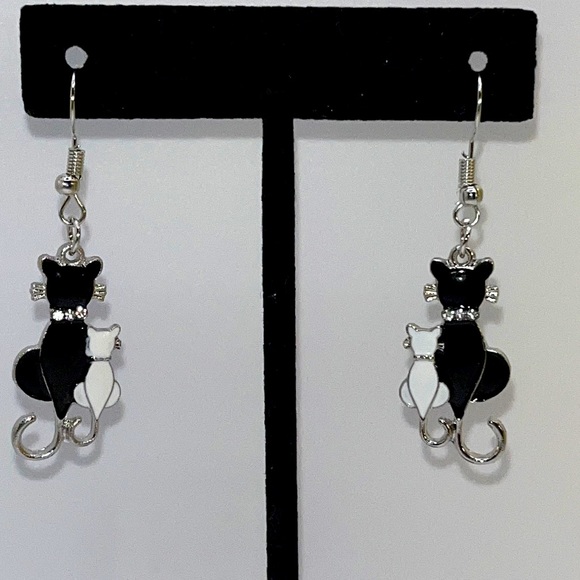 Dual Cat’s Drop Earrings - Picture 4 of 6